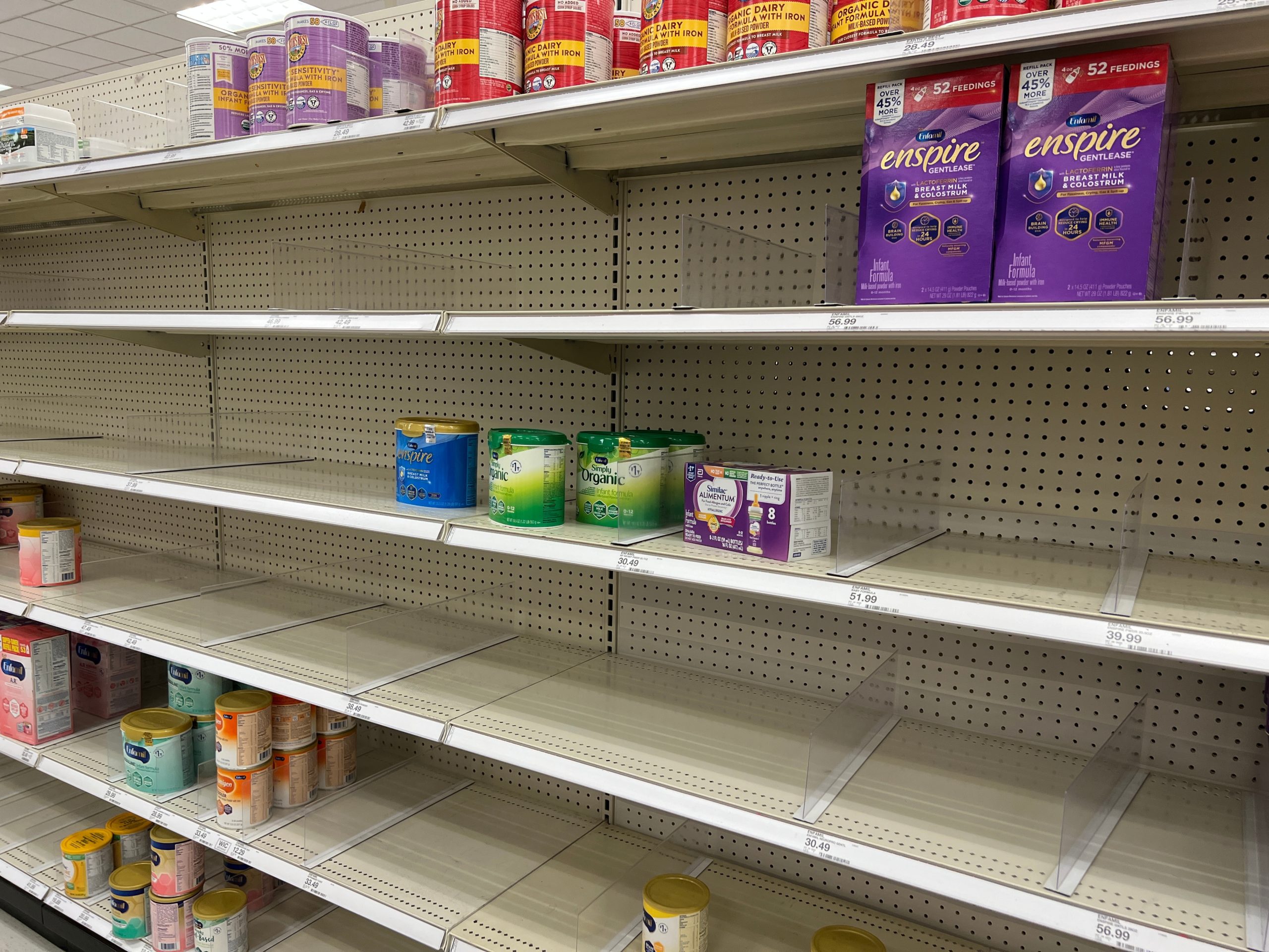 empty shelves showing the baby formula shortage